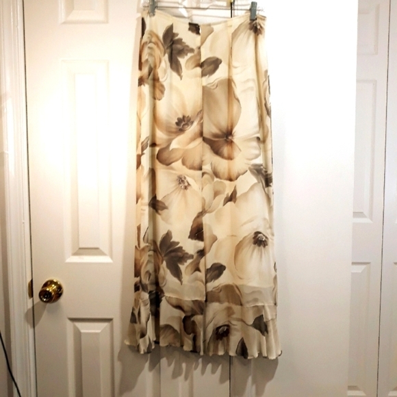 White House Black Market Maxi Skirt Roses print Cream Brown Lined  Size 8 - Picture 6 of 13